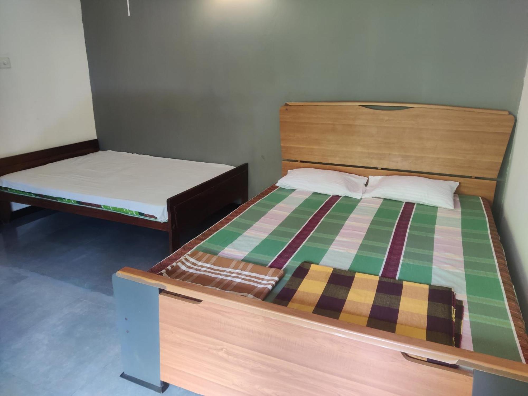 Enoch Guest House Mannar Eksteriør bilde